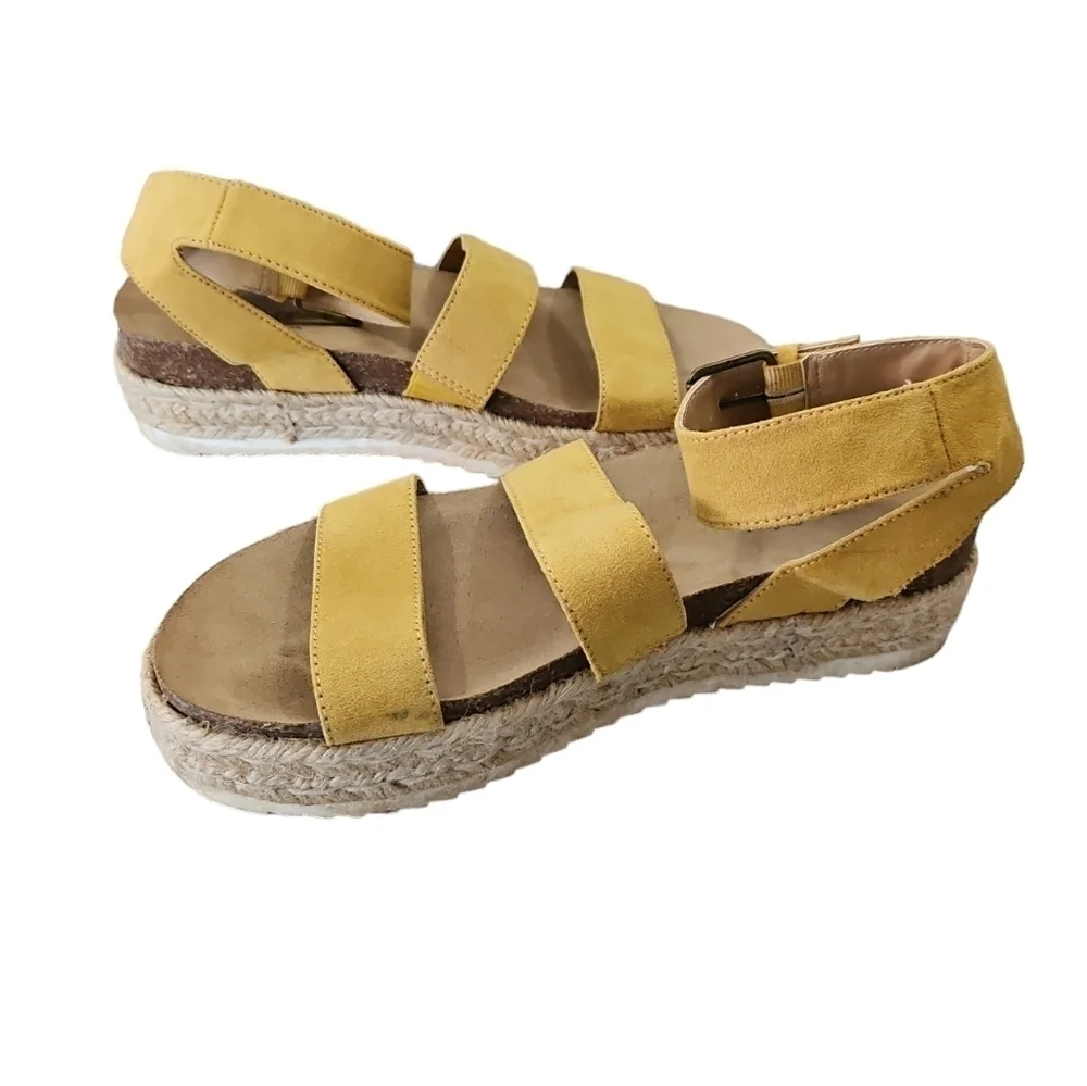 Universal Thread Mustard Yellow Ankle Buckle Platform Sandal Size 7.5W